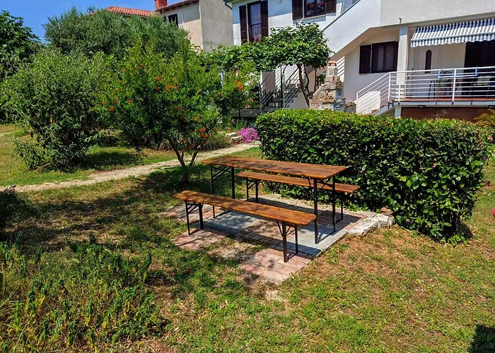 Apartament Rosa 1 *