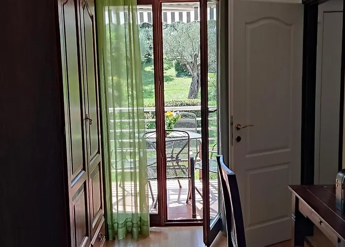 Apartament Rosa 1 *