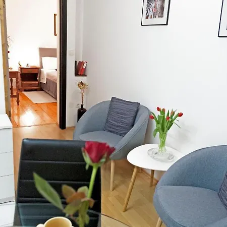 דירה Rosa 1 *